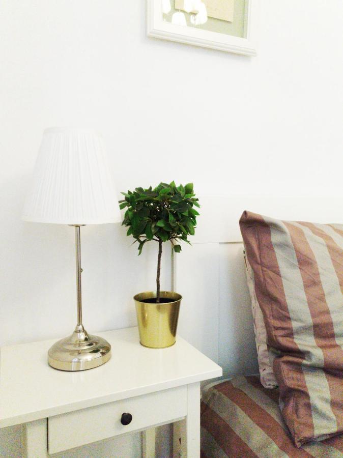 Discover - 3 Rakowicka St - Classic Near Main Station - Netflix Apartment