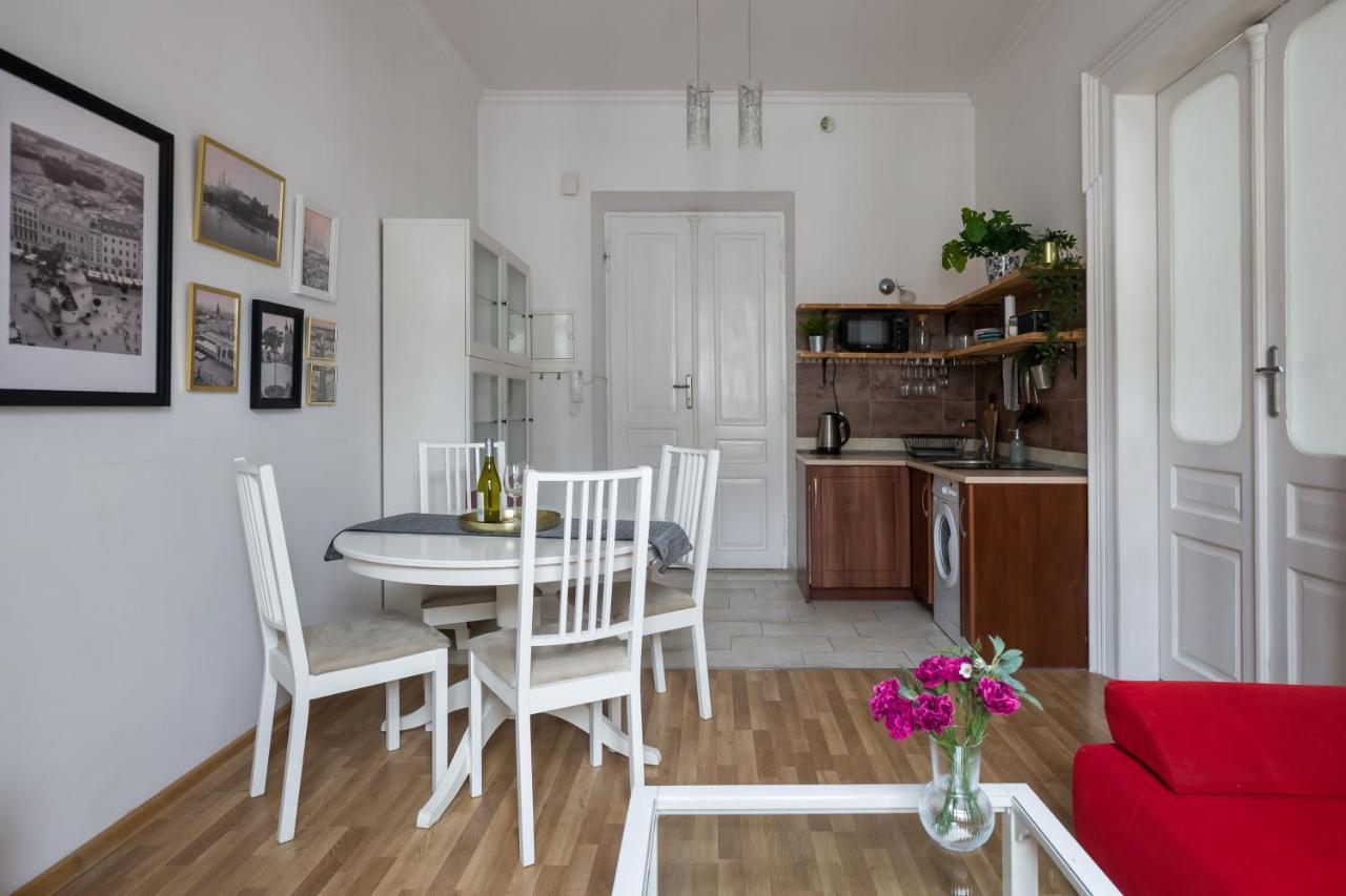 Discover - 3 Rakowicka St - Classic Near Main Station - Netflix *