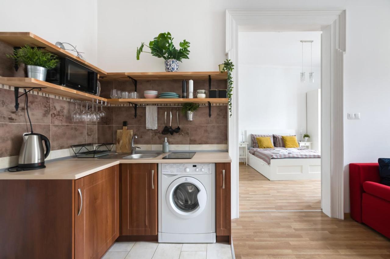 Discover - 3 Rakowicka St - Classic Near Main Station - Netflix Krakow