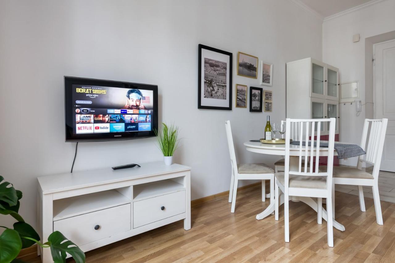 Discover - 3 Rakowicka St - Classic Near Main Station - Netflix *