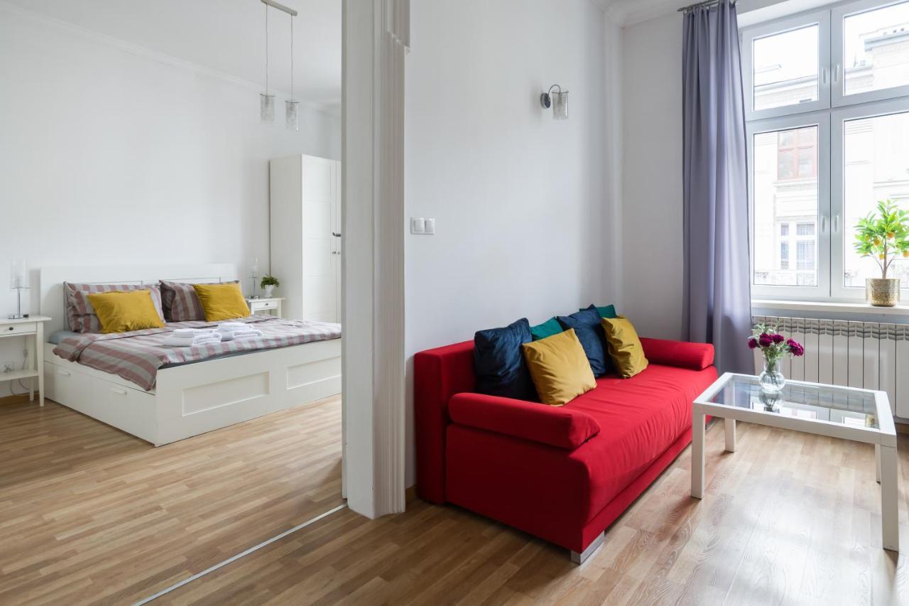 Apartment Discover - 3 Rakowicka St - Classic Near Main Station - Netflix Krakow