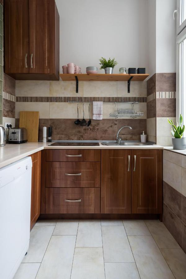 Apartment Discover - 3 Rakowicka St - Classic Near Main Station - Netflix Krakow
