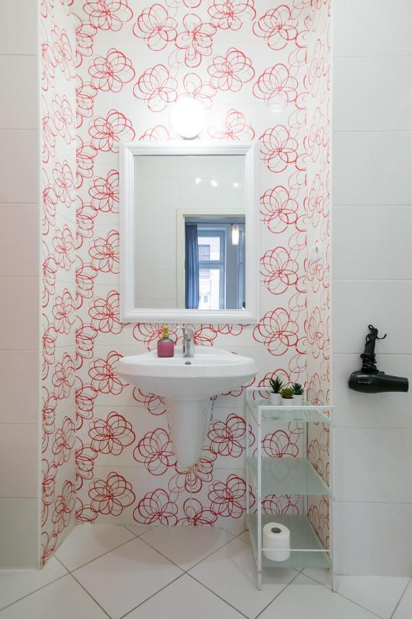Apartment Discover - 3 Rakowicka St - Classic Near Main Station - Netflix Krakow