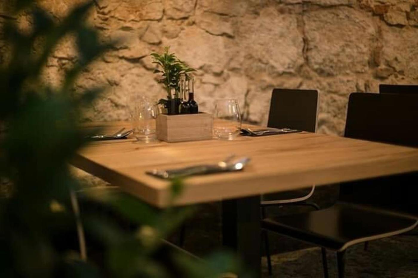 Discover - 3 Rakowicka St - Classic Near Main Station - Netflix Apartment *